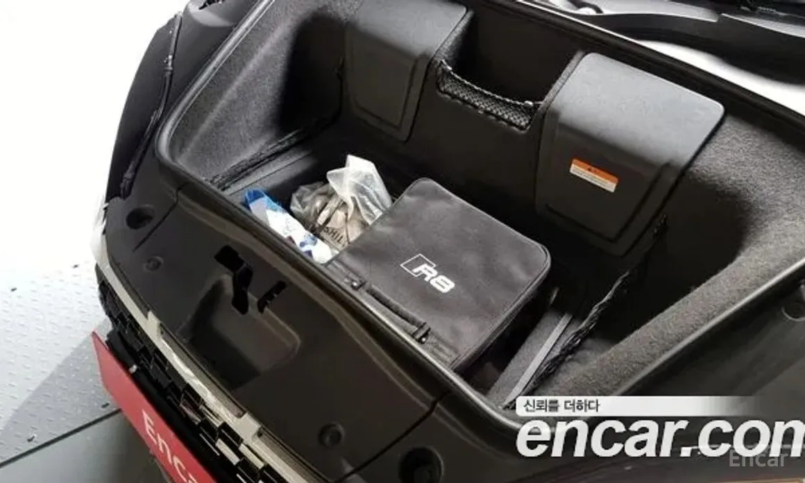 Фото 19 - Audi R8