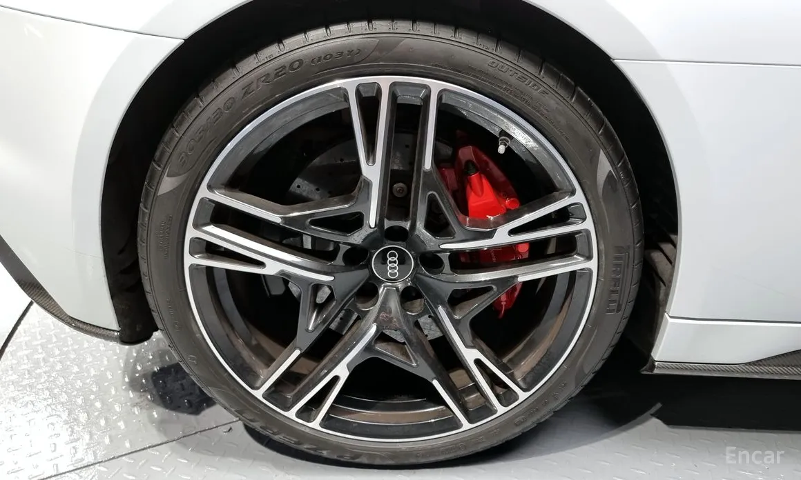 Фото 5 - Audi R8