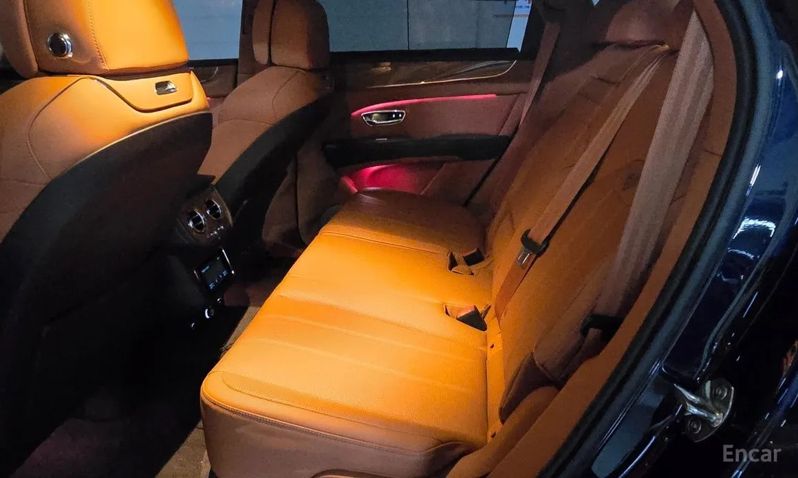 Фото 10 - Bentley Bentayga