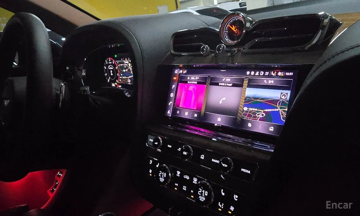 Фото 11 - Bentley Bentayga