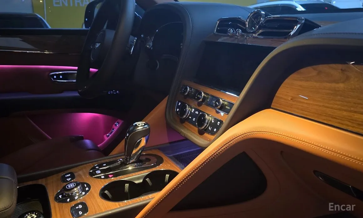 Фото 9 - Bentley Bentayga