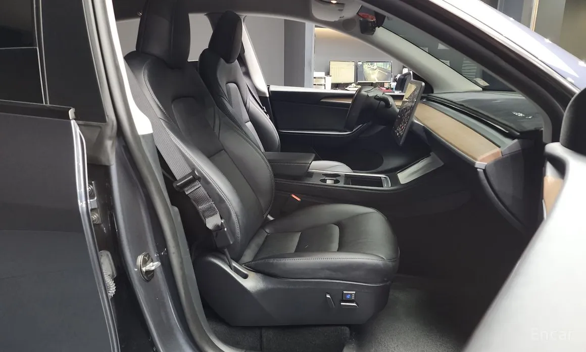 Фото 10 - Tesla Model Y