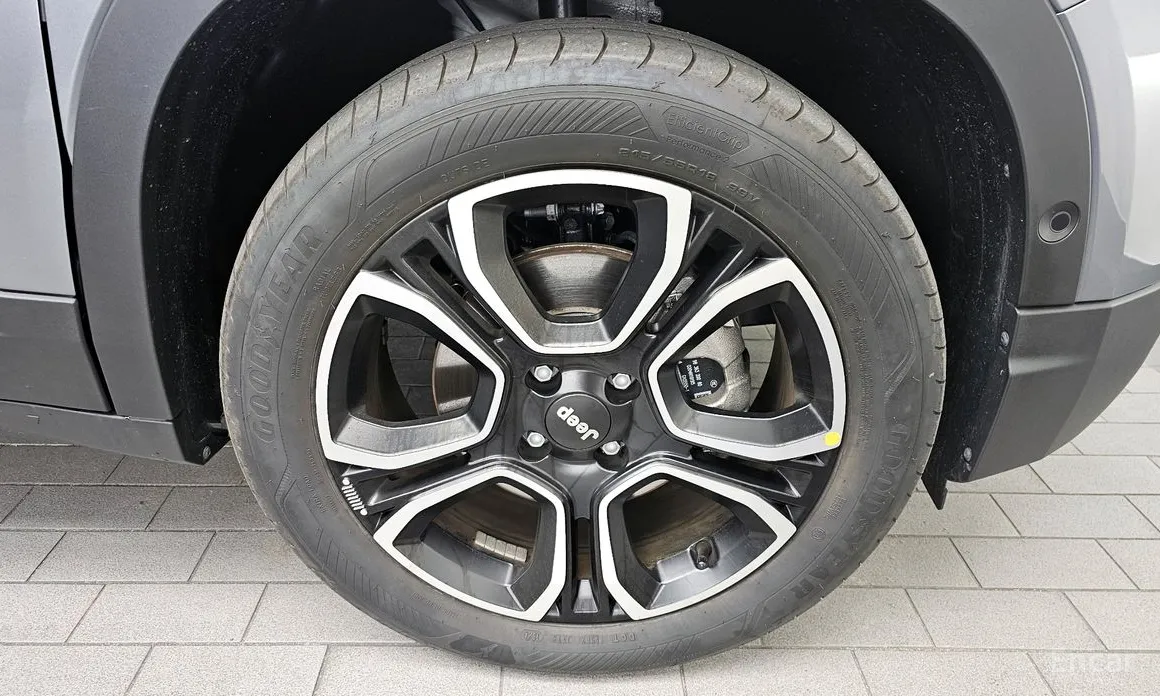 Фото 5 - Jeep Avenger