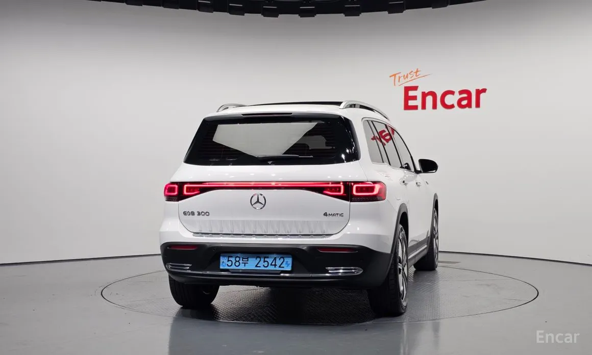 Фото 4 - Mercedes-Benz EQB