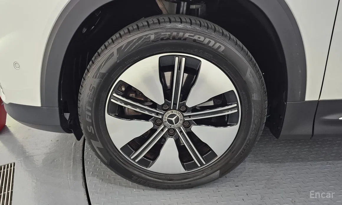 Фото 5 - Mercedes-Benz EQB