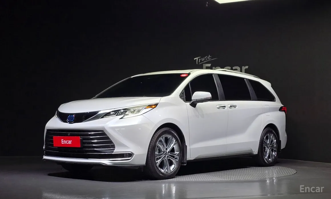 Фото 1 - Toyota Sienna