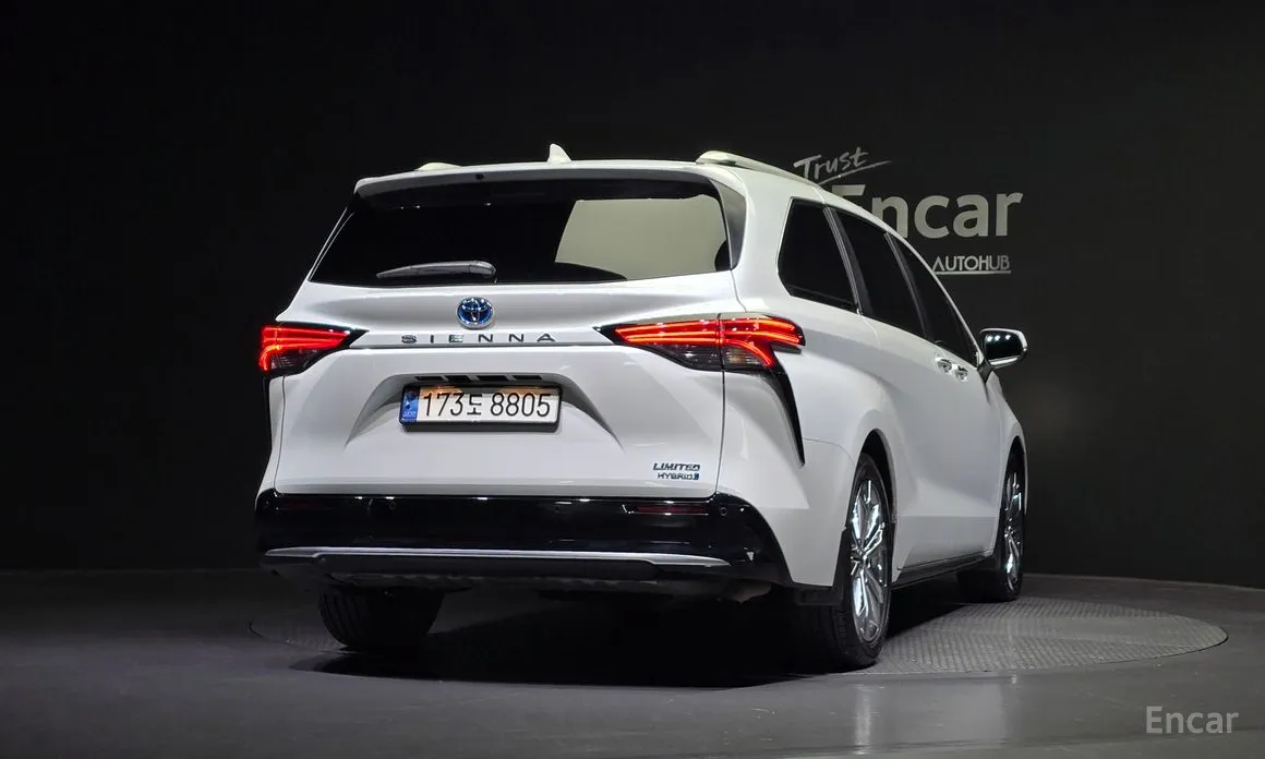 Фото 4 - Toyota Sienna