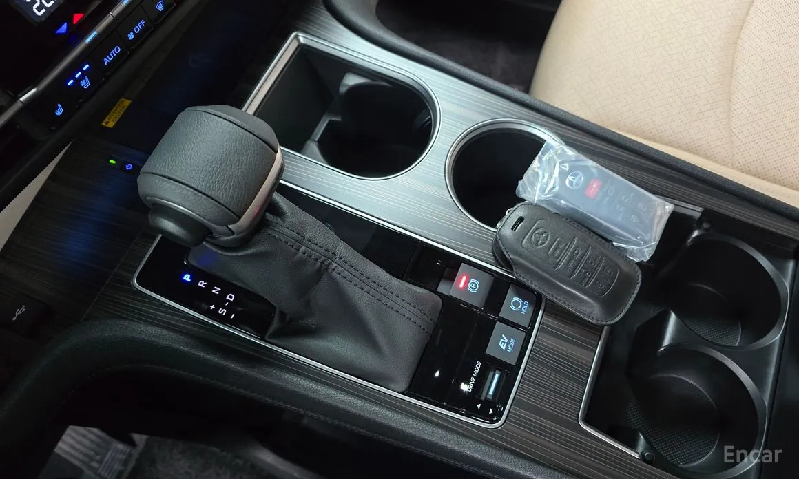 Фото 9 - Toyota Sienna