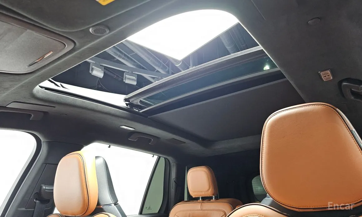 Фото 18 - Lincoln Aviator