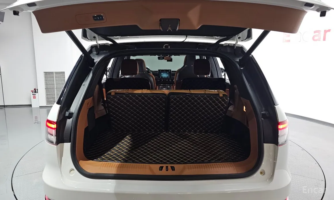 Фото 20 - Lincoln Aviator