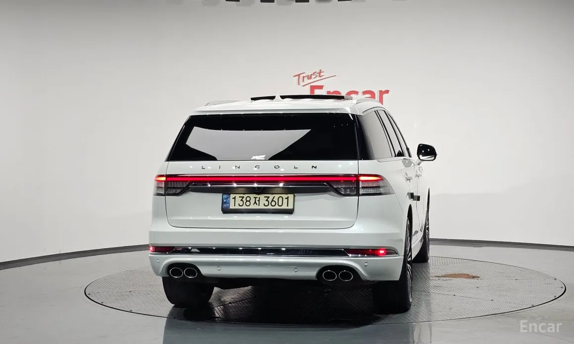 Фото 4 - Lincoln Aviator