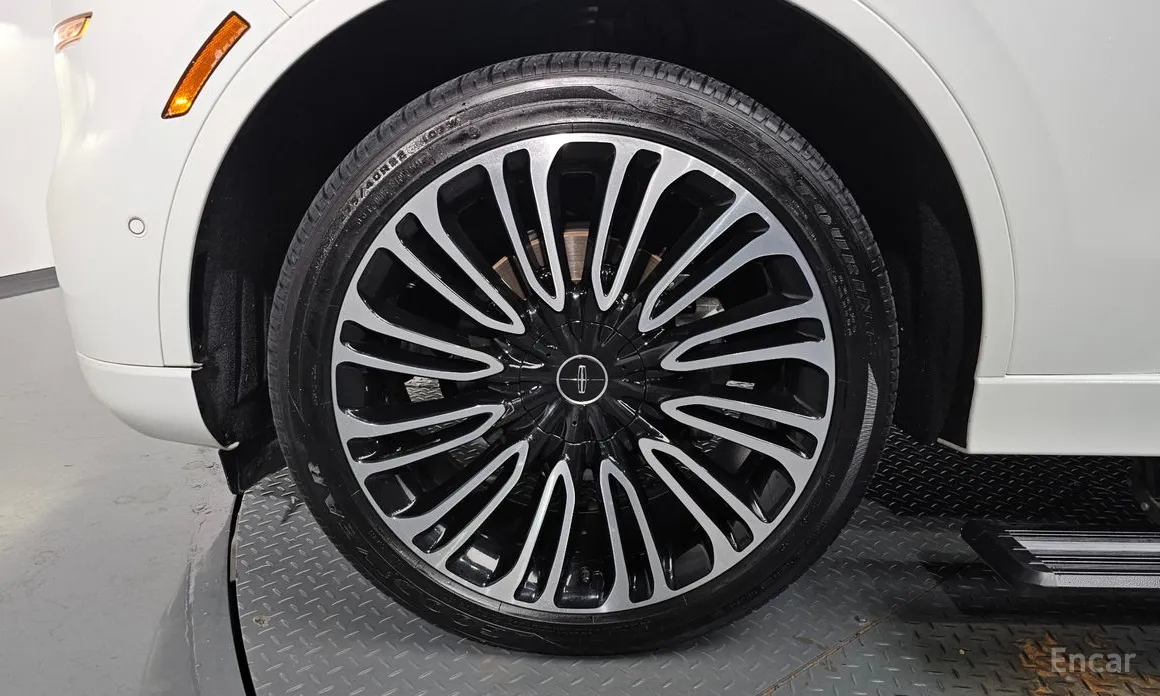 Фото 5 - Lincoln Aviator