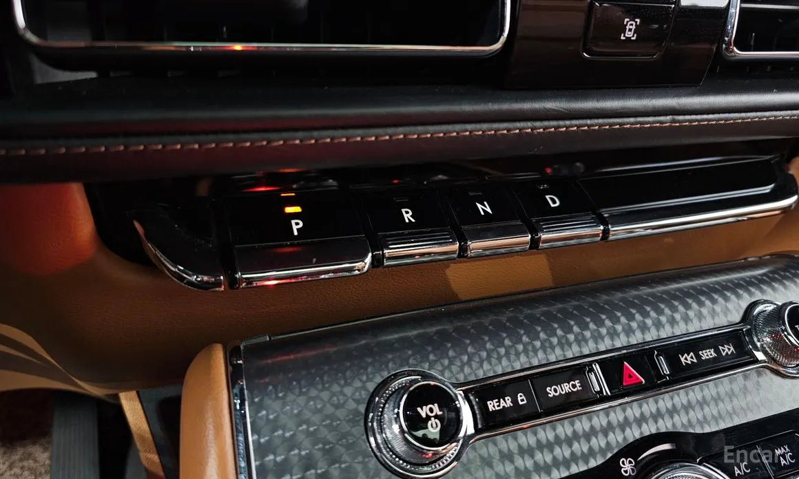 Фото 9 - Lincoln Aviator