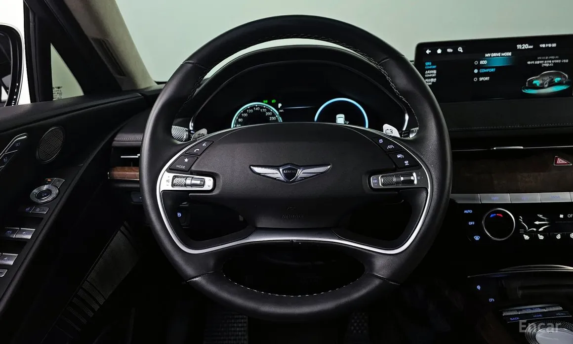 Фото 13 - Genesis G80