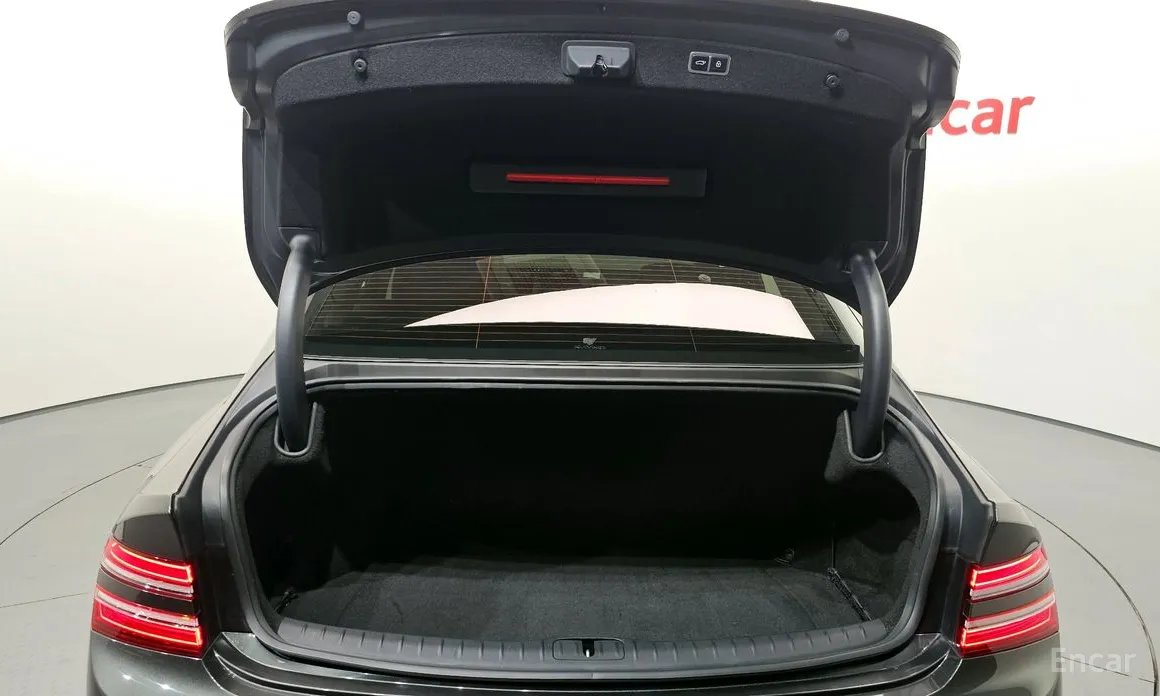 Фото 20 - Genesis G80