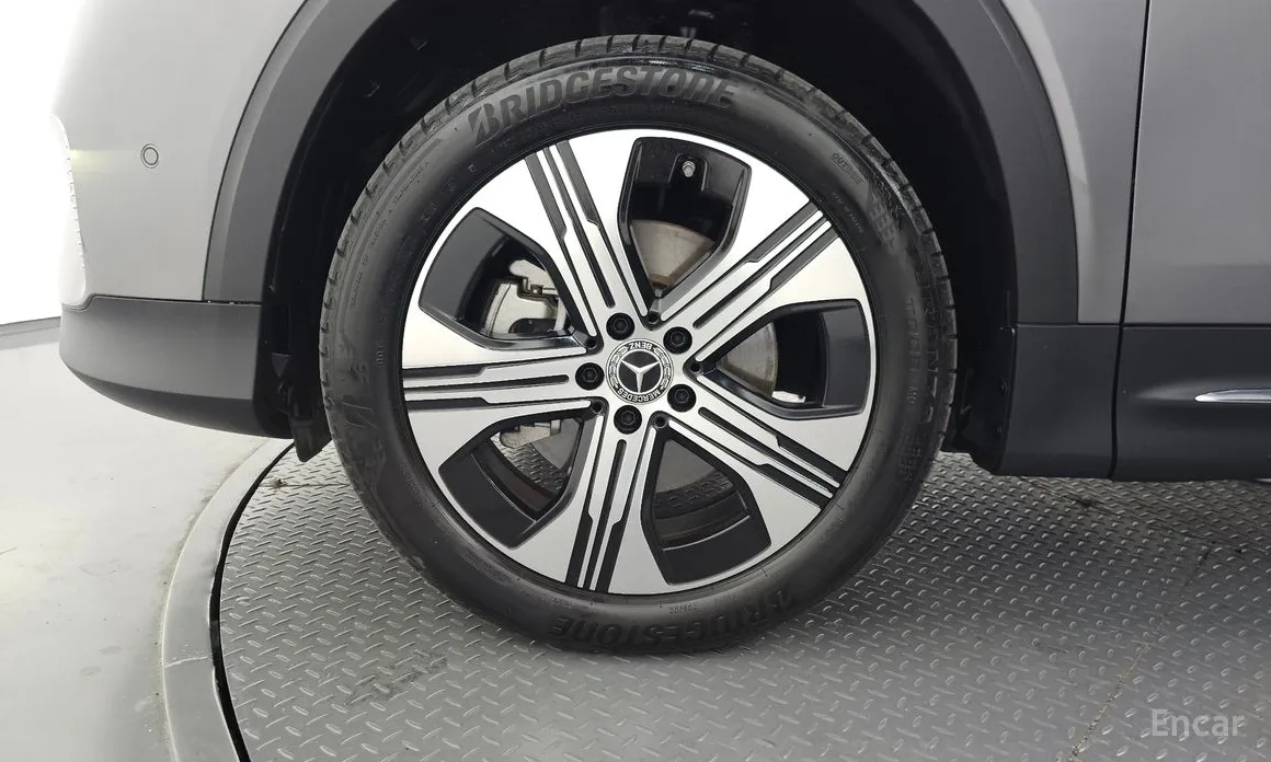 Фото 5 - Mercedes-Benz EQB