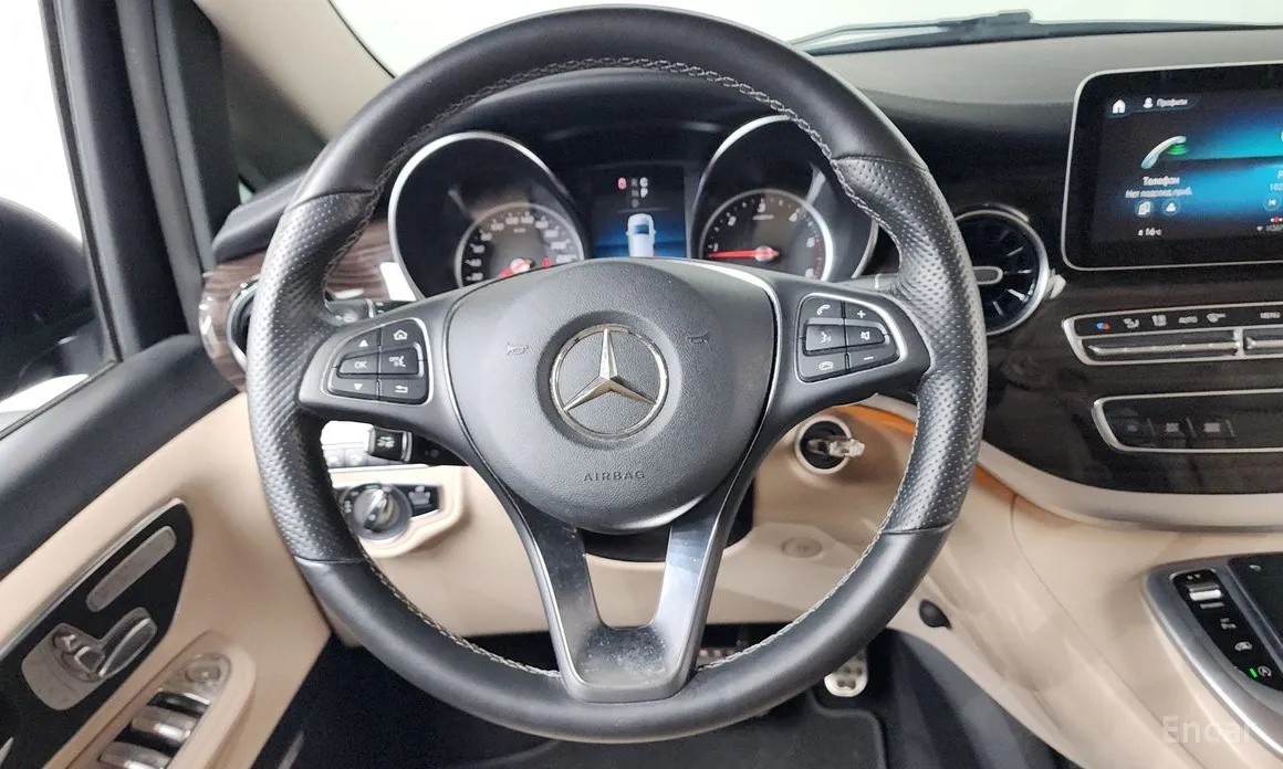 Фото 13 - Mercedes-Benz V-Class