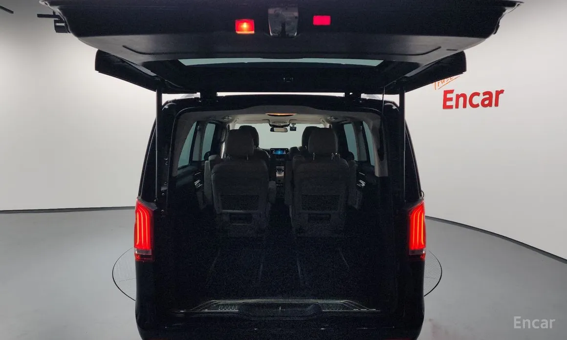 Фото 20 - Mercedes-Benz V-Class