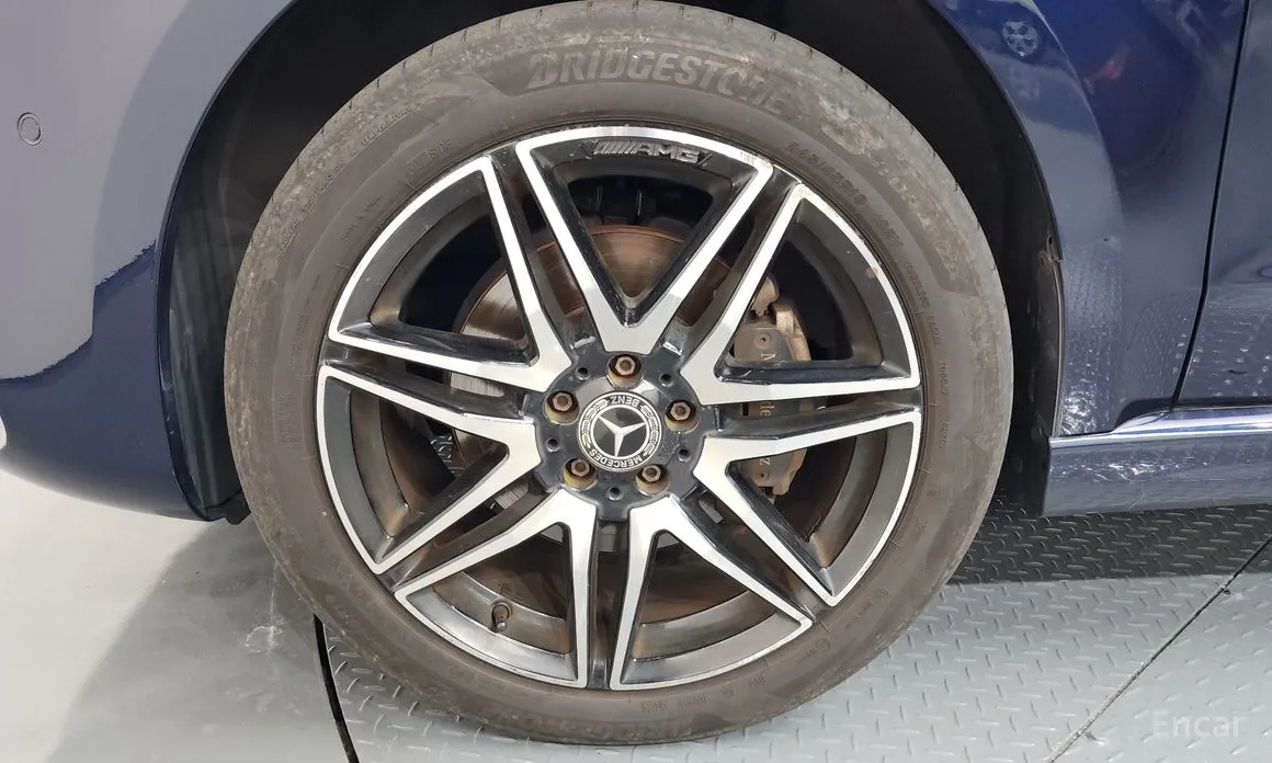 Фото 5 - Mercedes-Benz V-Class