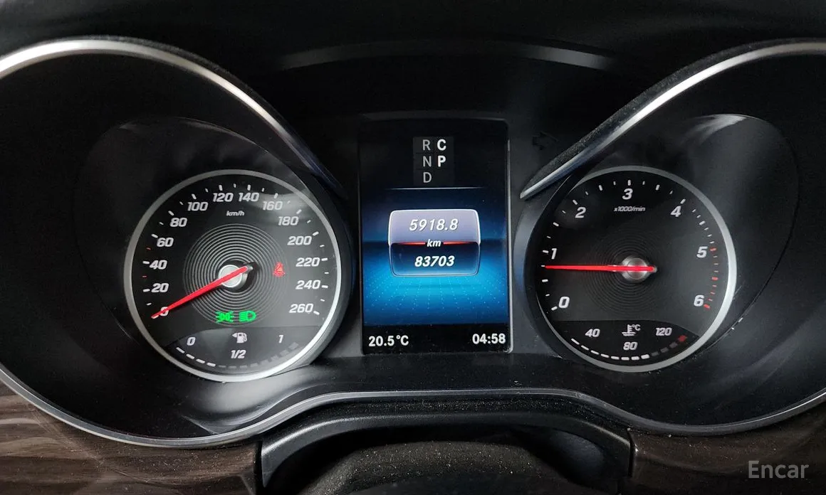 Фото 8 - Mercedes-Benz V-Class