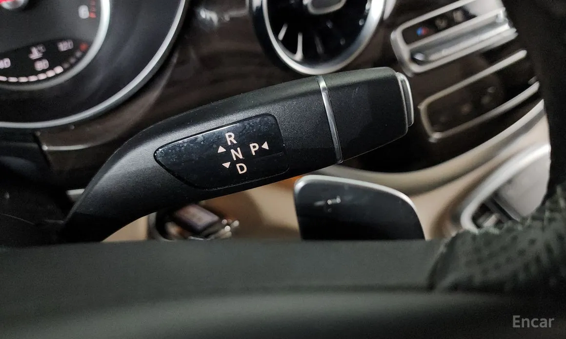 Фото 9 - Mercedes-Benz V-Class