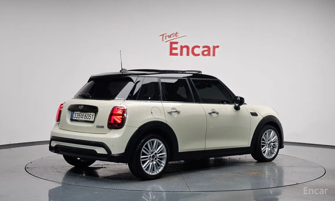 Фото 2 - Mini Cooper