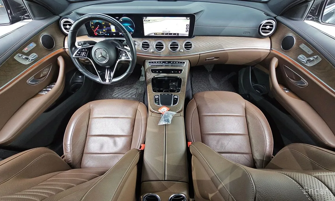 Фото 7 - Mercedes-Benz E-Class