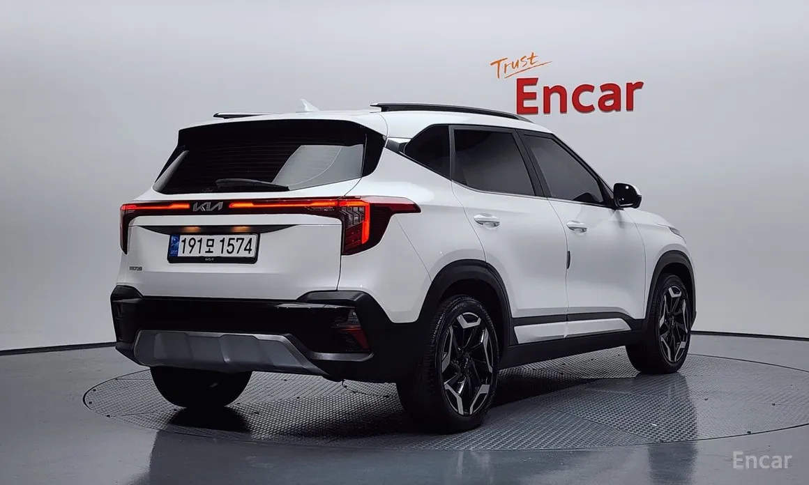 Фото 2 - Kia Seltos