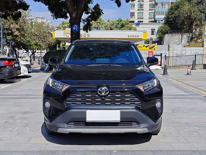 Фото 2 - Toyota RAV4