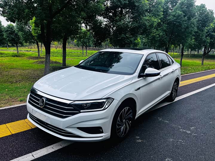 Фото 1 - Volkswagen Sagitar L