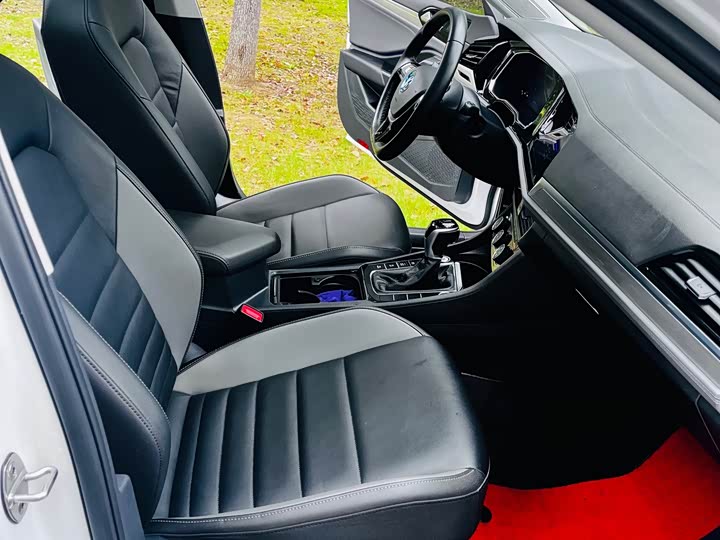 Фото 14 - Volkswagen Sagitar L