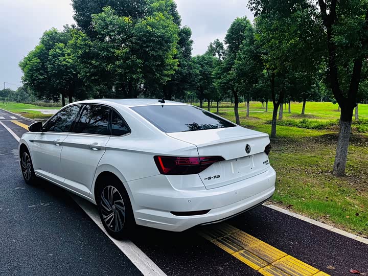 Фото 4 - Volkswagen Sagitar L