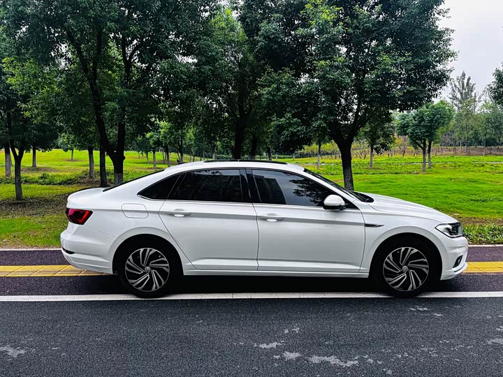 Фото 8 - Volkswagen Sagitar L