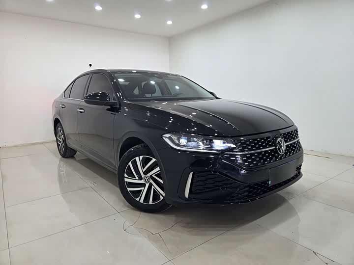 Фото 3 - Volkswagen Lavida