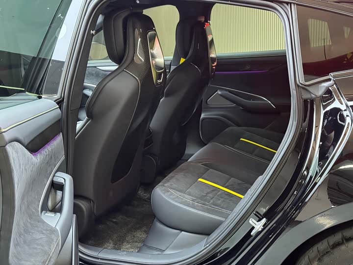 Фото 10 - Xiaomi SU7 Ultra