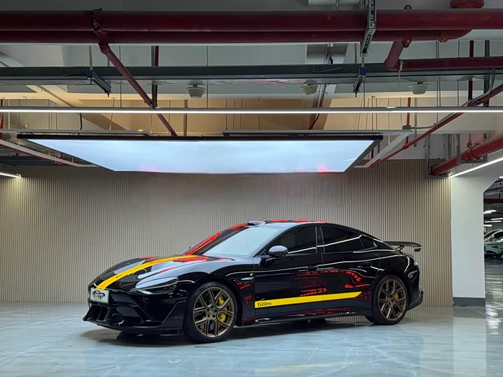 Фото 2 - Xiaomi SU7 Ultra