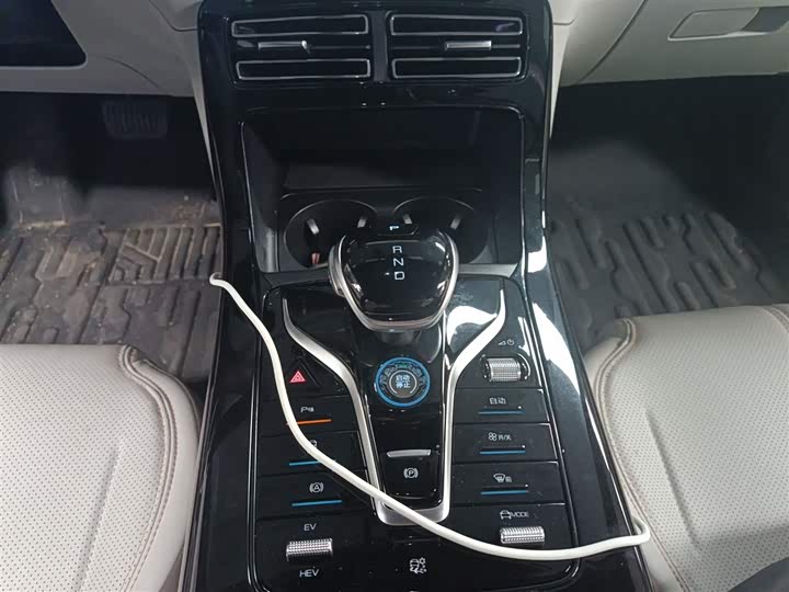 Фото 14 - BYD Qin Plus