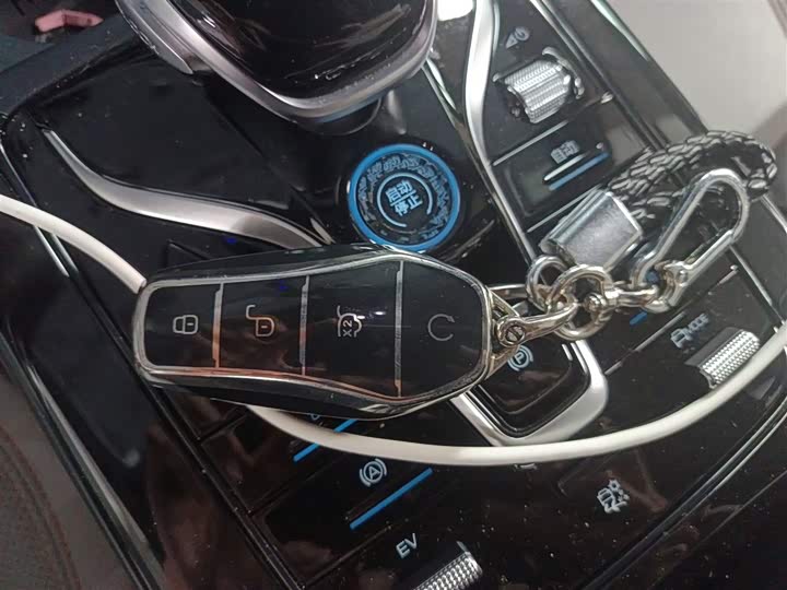 Фото 9 - BYD Qin Plus