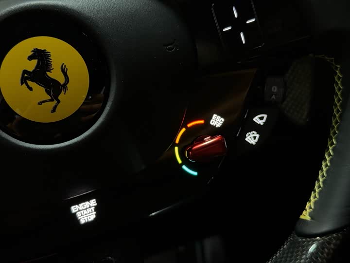 Фото 18 - Ferrari Roma