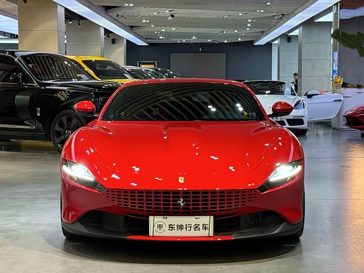 Фото 2 - Ferrari Roma