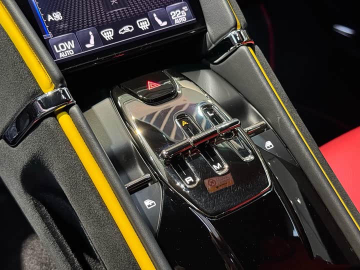 Фото 20 - Ferrari Roma