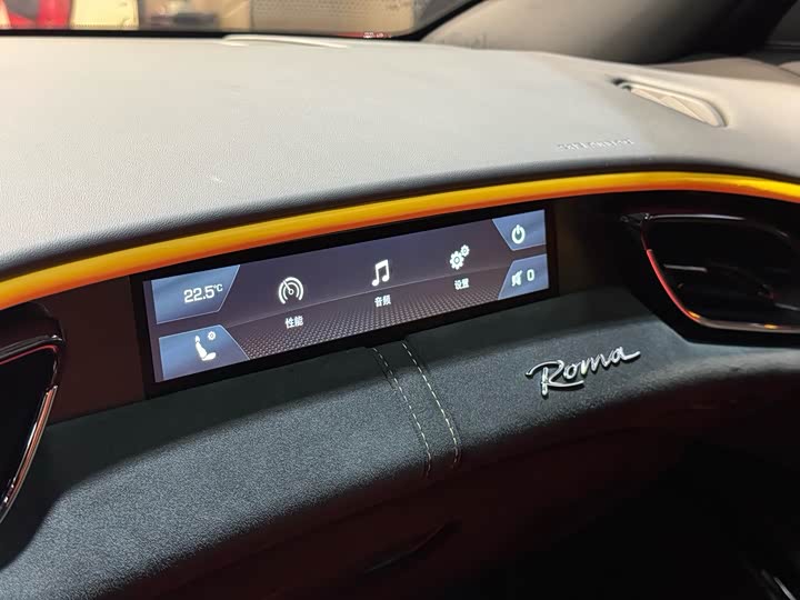 Фото 21 - Ferrari Roma