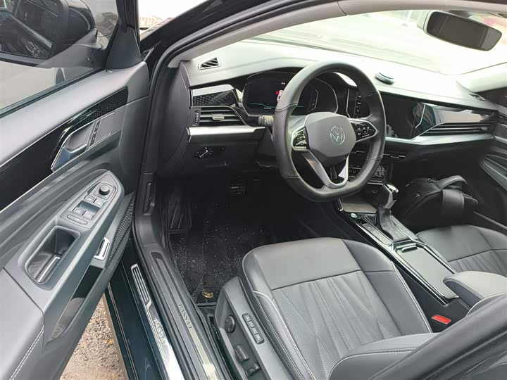 Фото 16 - Volkswagen Passat