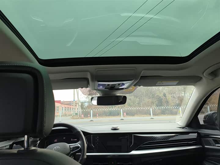 Фото 18 - Volkswagen Passat