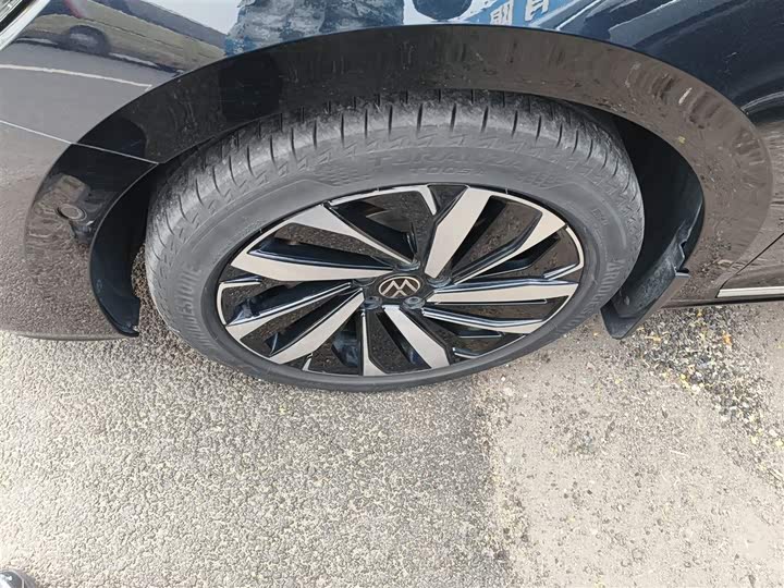 Фото 23 - Volkswagen Passat