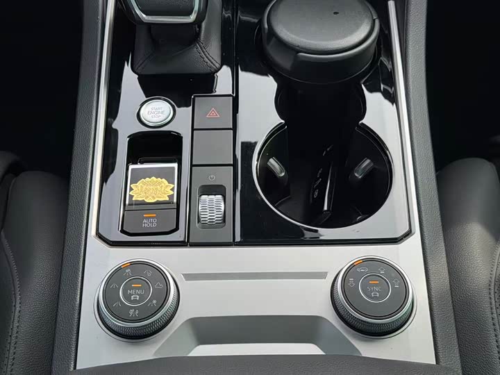 Фото 13 - Volkswagen Touareg