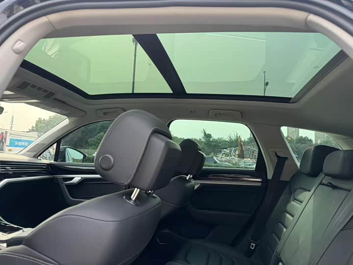 Фото 14 - Volkswagen Touareg