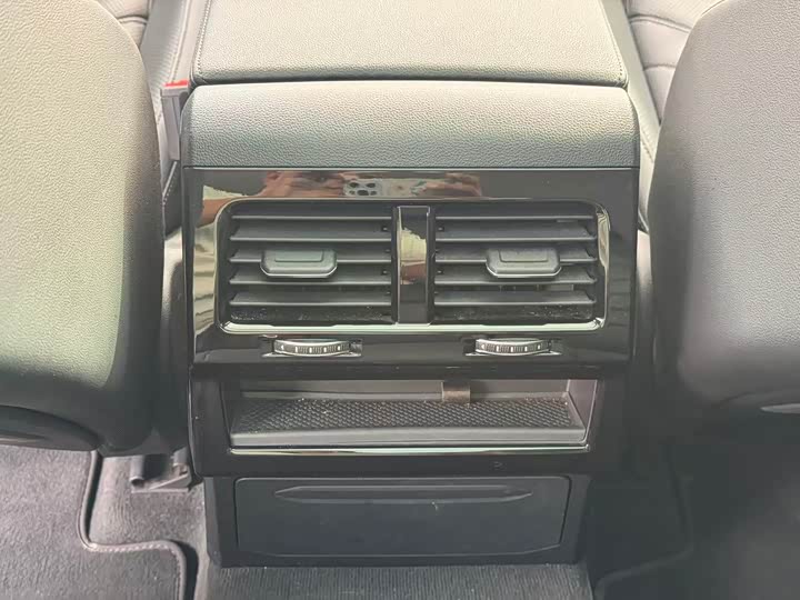 Фото 23 - Volkswagen Touareg