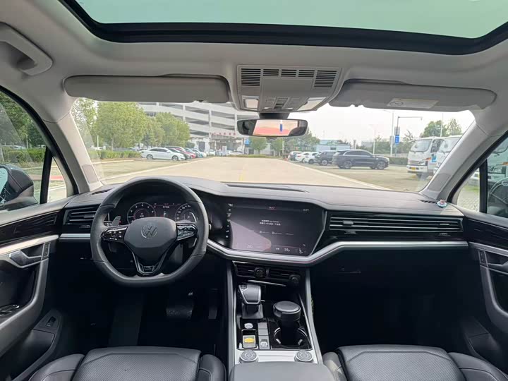 Фото 7 - Volkswagen Touareg