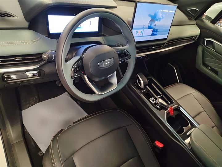 Фото 10 - Geely Okavango L